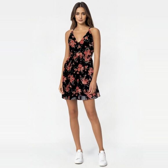 Forever 21 Dresses & Skirts - Forever 21 black floral sundress, S
